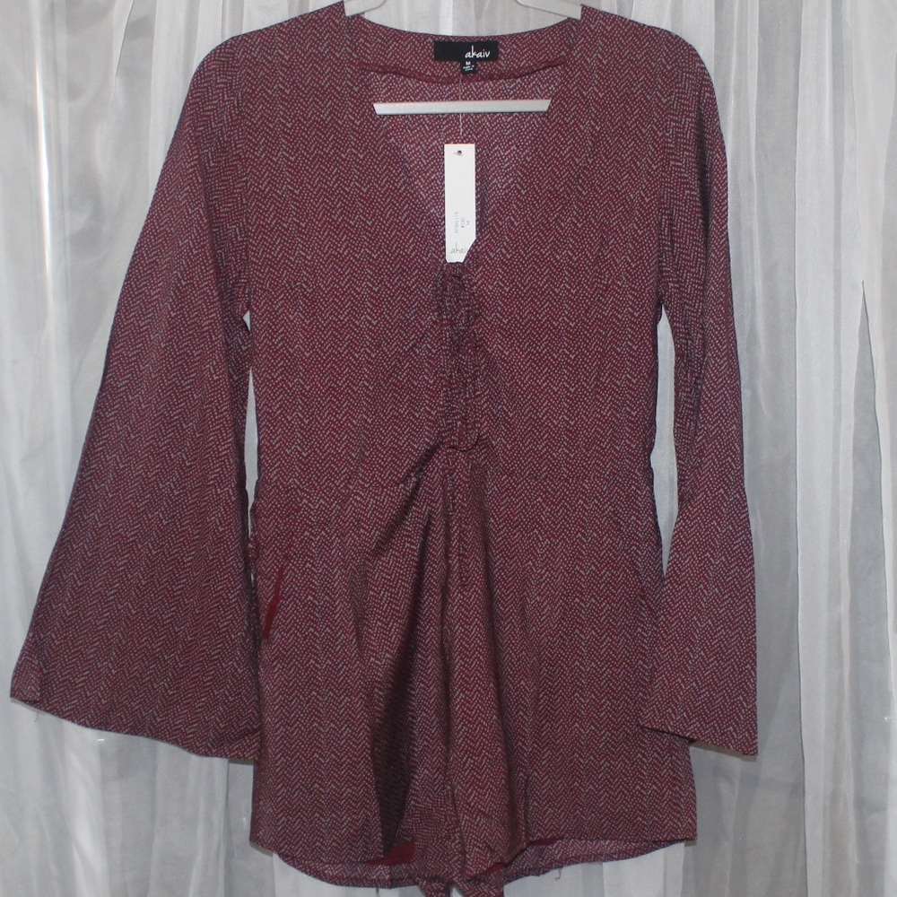 NWT Comfortable/Dressy Women's AKAIV Romper with flared long sleeves in Sz (M)